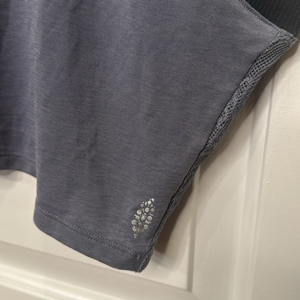 FREE PEOPLE MOVEMENT GOOD SPORT TEE NIGHTSHADE MEDIUM - Picture 5 of 9